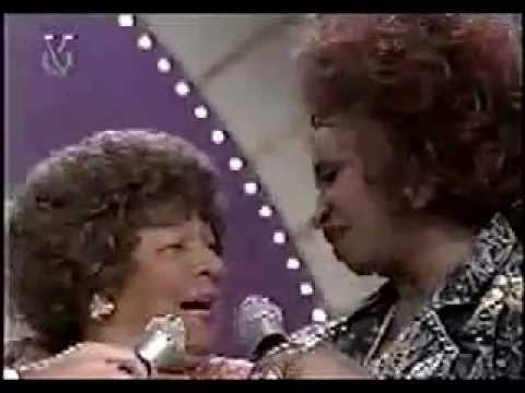 CELIA CRUZ Y MAGDALENA SANCHEZ " MARÍA LAYA"