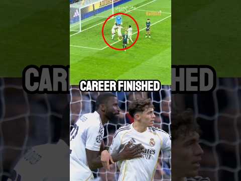 Why all Madrid players ran to this 18-year-old after Courtois’ crazy save.😳💔