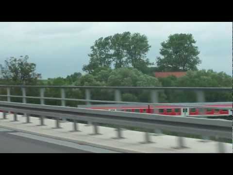 Autobahn A4 kreuzt Strecke Erfurt-Eisenach bei Sattelstädt, Thüringen