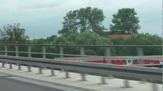 preview picture of video 'Autobahn A4 kreuzt Strecke Erfurt-Eisenach bei Sattelstädt, Thüringen'