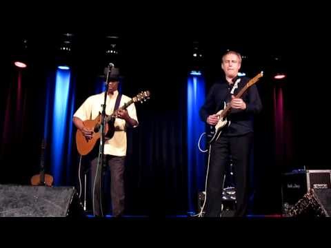 Eric Bibb & Staffan Astner - Walkin' Blues (live 2011)