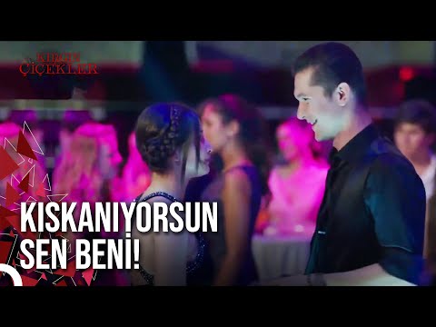 Güney, Songül'den Gözlerini Alamadı! | Kırgın Çiçekler