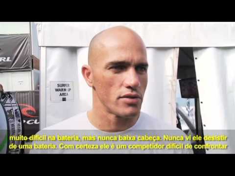 Kelly Slater elogia Adriano de Souza