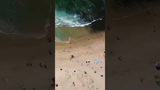 Drönare - Människor på en strand vid Newcastle i Australien (#Shorts)