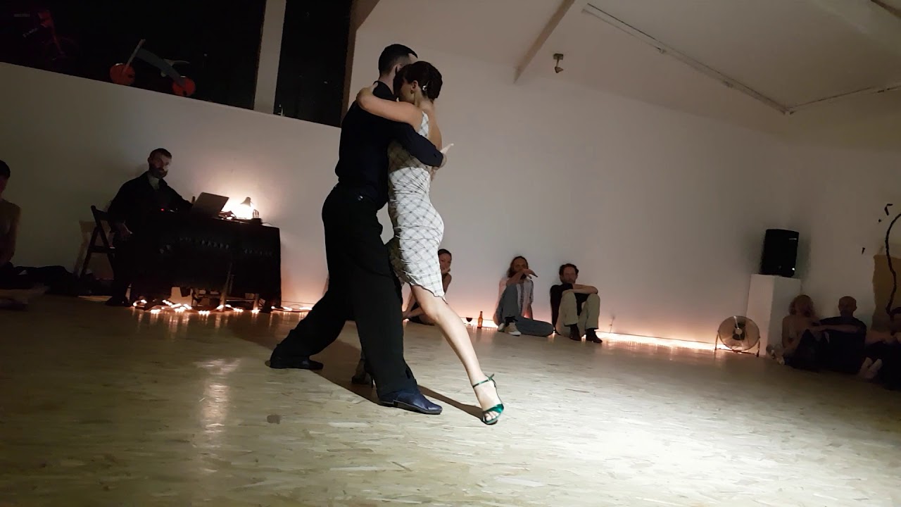 Veronica Toumanova & Benjamin Solano perform in Paris 1/4