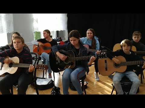 Kółko gitarowe PMDKiS w Wieluniu - W murowanej piwnicy