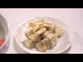 「料理影片」牙齦碎軟質食：晚餐－味噌牛奶鍋（含烏龍麵）（510大卡）、水果（香蕉）（60大卡），約570大卡。