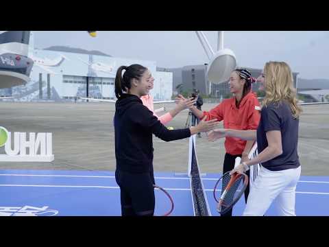 Steffi Graf had a tennis exhibition with Wang Qiang and Elise Mertens in #ZhuhaiAirShow Center