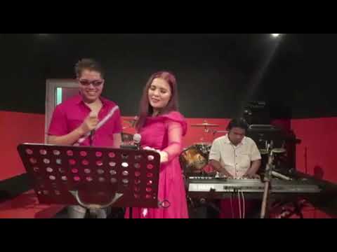 Duet July Manurung & Frans Manurung" Holan au do Mangantusi ho"