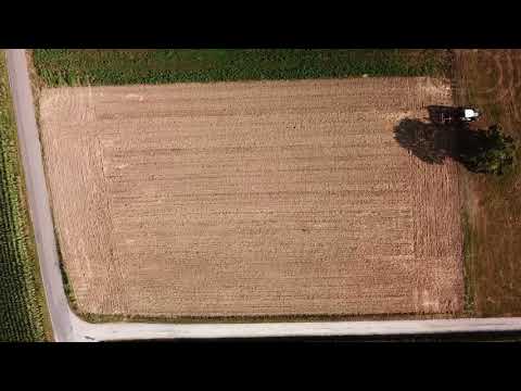 Stoppelbearbeitung nach Getreide - Landwirtschaft und Drohne