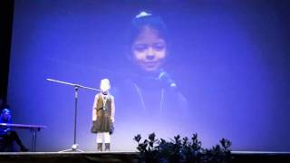 Sofia Tortiglione canta nonno superman all'  OBY HALL il 7 gennaio 2016