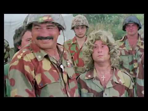 LA BAMBOLETTA RUBATA AL COLONNELLO - La soldatessa alla visita militare