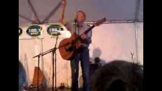 Pete Seeger   Over the Rainbow