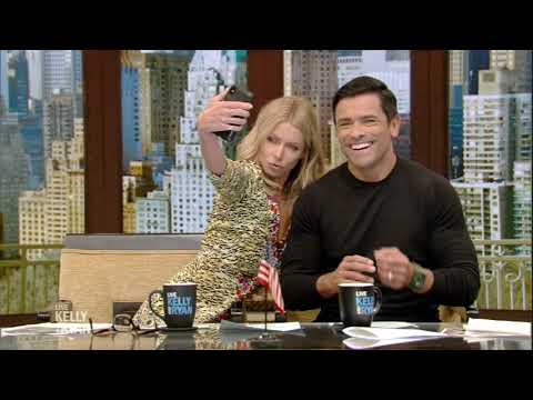 Kelly & Mark Talk About Lola's Selfies and Riverdale Fans