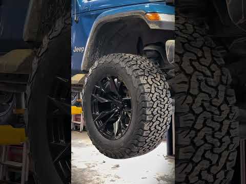 Fuel Flame wheels in Matte Black on a Blue Gladiator 👀 #shorts