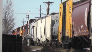 preview picture of video 'BNSF #4669 North - What a Big Lash-up!'