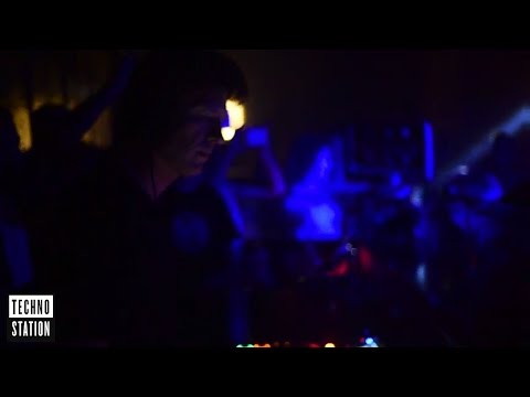 Hernan Cattaneo playing Lonya & DJ Zombi - Treason @ Cat & Dog