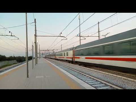 Doppia E414 STRANGE WORLD sull'INTERCITY 605 MILANO CENTRALE-LECCE in transito
