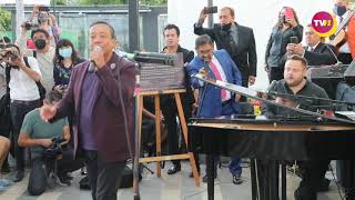 Inauguran la Plaza del Bolero Armando Manzanero