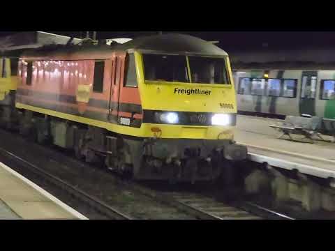 4S47 1915 Daventry IRFT  to Mossend Pd Stirling - 90008 & 90042 being 'Sheddish' 4 late at Stafford