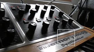 Video thumbnail for Memorymoog Plus - Moog Synthesizer by Matthias plays