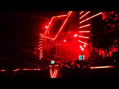 Lee Burridge drops Everything But The Girl - Missing (Dee Montero remix) @ No Sleep Festival 2018