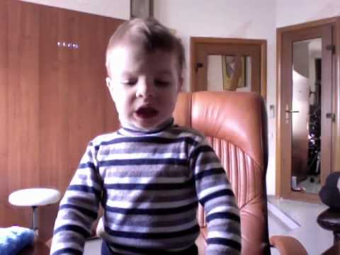 Cezar Stratan - Tatal nostru (rugaciune la 2 ani).flv