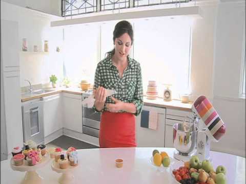 download lagu mp3 mp4 Ready To Decorate Cupcakes, download lagu Ready To Decorate Cupcakes gratis, unduh video klip Ready To Decorate Cupcakes