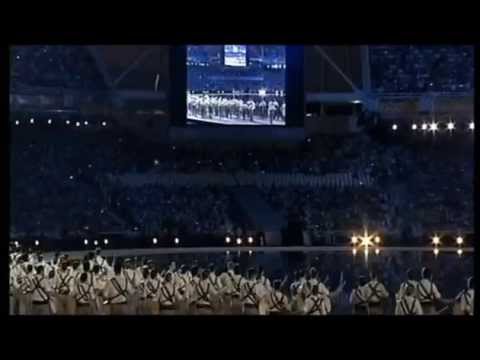 Το ζεϊμπέκικο της έναρξης στους Ολυμπιακούς Αγώνες του 2004. Olympic games Athens 2004 mp4