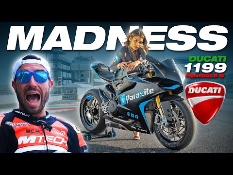 IT PUNCHES YOU IN THE GUT! Ducati 1199 Panigale S: track test of an old-school superbike