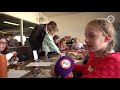 Meisjes nemen hijskraanbedrijf Harderwijk over tijdens jaarlijkse Girlsday
