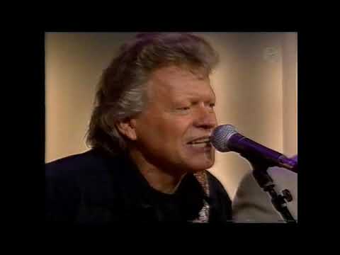 Hljómar 2003.  Halló halló.  Sp.  421.