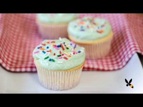 Vanilla Cupcake Recipe (Magnolia Bakery) | HONEYSUCKLE
