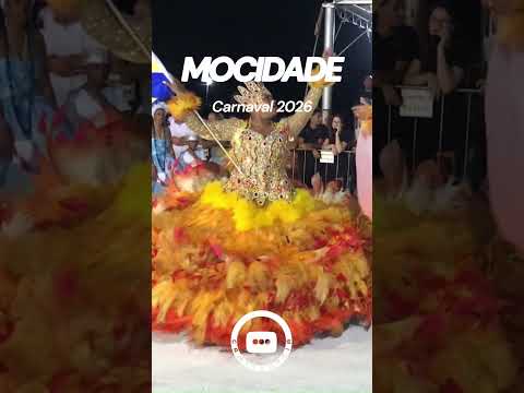 A bandeira da Mocidade Independente para a rainha do mar #esteio #carnaval #desfile #samba #iemanjá