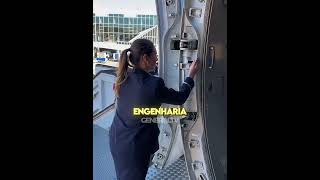 O segredo das PORTAS de avião ✈️