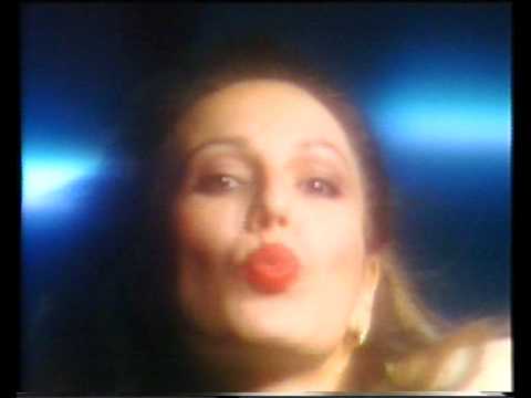 Маја Оџаклиевска  - Сребрени улици