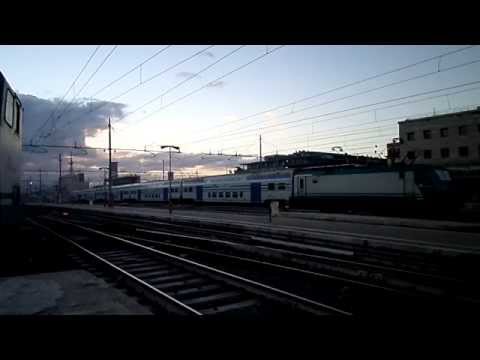 E656.018 + E402.141 guasta, in arrivo a Roma Termini sull' ICN 1956 proveniente dalla Sicilia