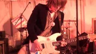 Kickin Tyler Bryant &amp; the Shakedown