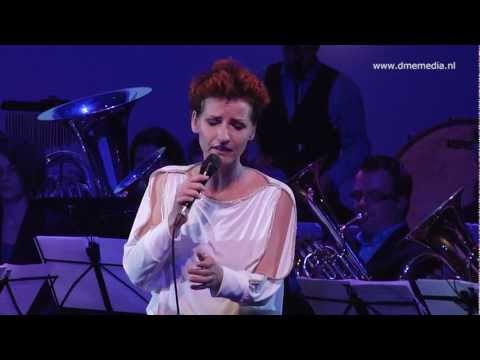 De Zee - Cindy Oudshoorn  -  (Alpe dHuZes, De Harmonie mei 2012)