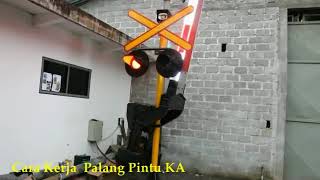 Download lagu Palang pintu perlintasan KA mp3