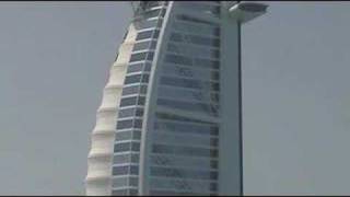 preview picture of video 'Burj al-Arab Hotel - helicopter lands'