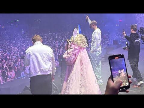 Sia, David Guetta & Afrojack perform 'Titanium' live @ Ultra Music Festival 2025
