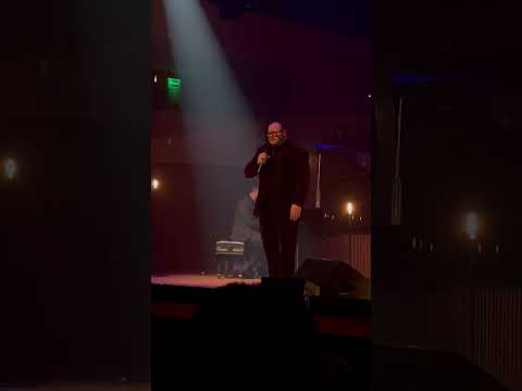 Tocando canciones navideñas con Leonel García en vivo!