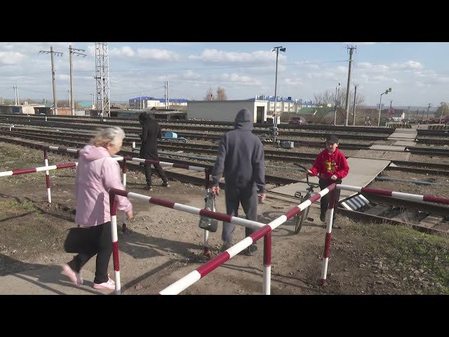 На переходе ж/д станции Нурлат установили пешеходный улавливатель