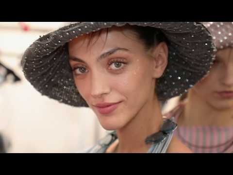 Giorgio Armani - 2020 Spring/Summer Womenswear Fashion Show Backstage