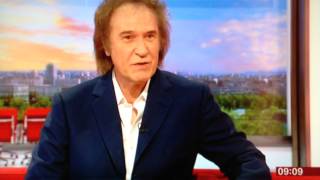The Kinks Ray Davies talks about his new book Americana.