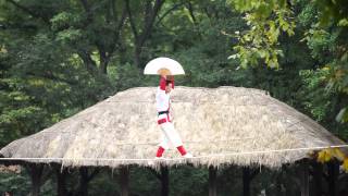 preview picture of video '줄타기 (tightrope walking) 2 -한국민속촌'