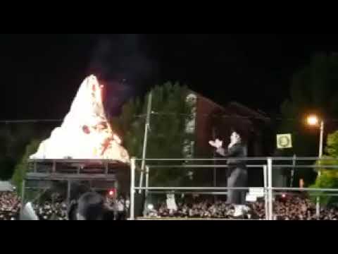 Satmar Rebbe R' Aharon Of Kiryas Joel Dancing At The Large Lag Baomer Hadlakah - 5779