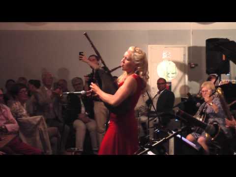 18 - Bag Pipe Blues - Gunhild Carling plays bagpipe jazz at Falsterbo Jazzklubb