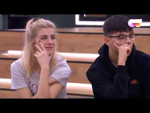 Reaction to Resident at La Academia #OT2020 (video in Spanish)